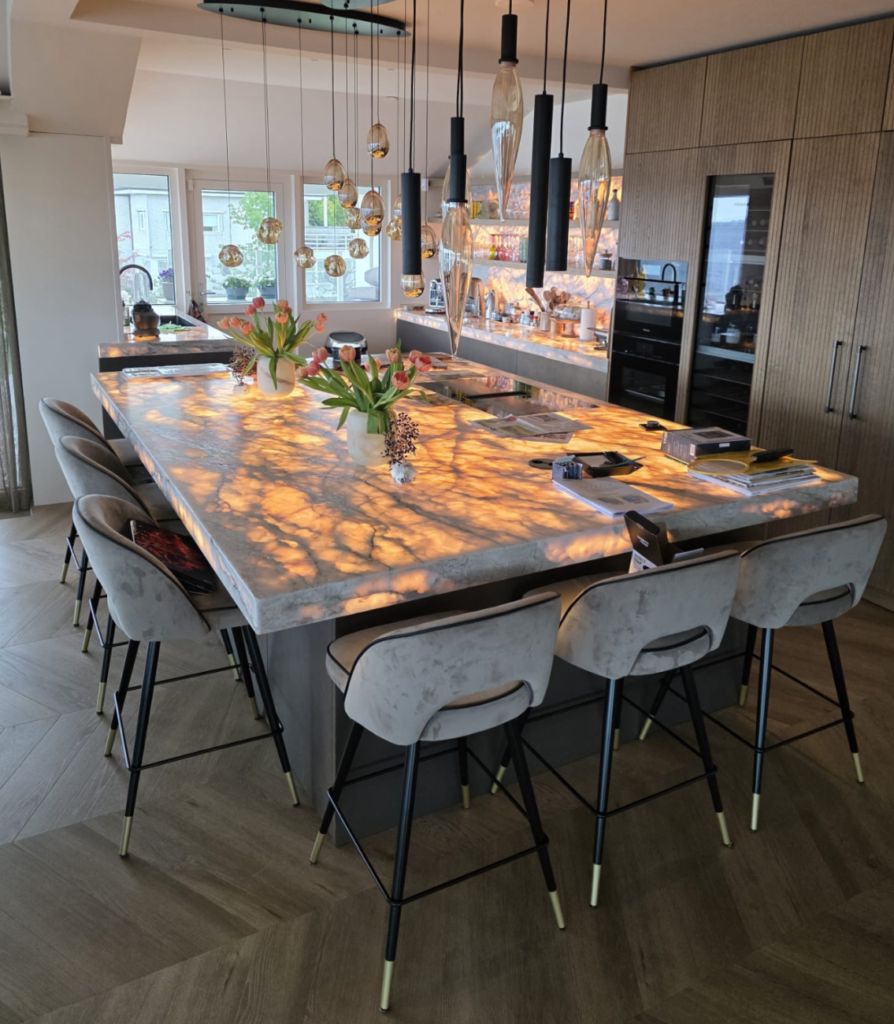 Cristallo Kwartsiet – Lichtdoorlatend Luxe Natuursteen | Diamond Stone